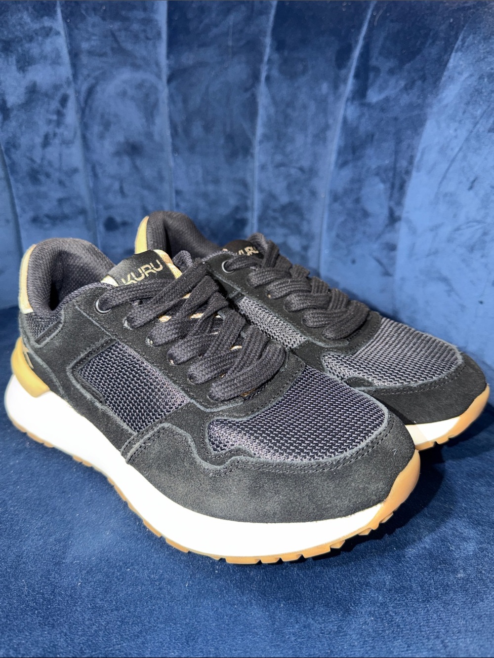 KURU Women’s Apogee Jet Black Buff Tan Retro Orthopedic Sneaker Size 7